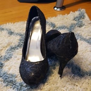 Suzy shier high heels.